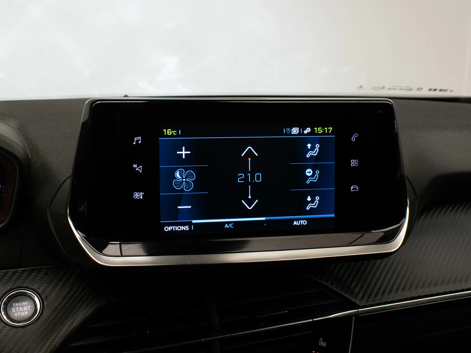 Hoofdafbeelding Peugeot e-2008