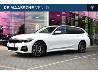 BMW 3 Serie Touring 330e xDrive High Executive M Sport Automaat / Panoramadak / Laserlight / Sportstoelen / Active Cruise Control / Head-Up / Comfort Access