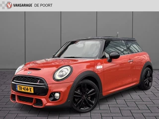 Hoofdafbeelding MINI Cooper S MINI Cooper S Mini 2.0 JCW | NL-auto | Pano | Leder | Stoelverw. | H&K | Sportuitlaat