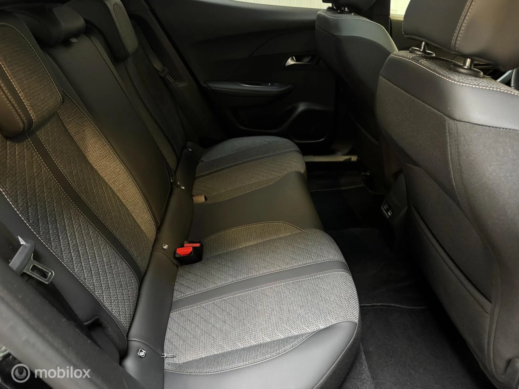 Hoofdafbeelding Peugeot e-2008