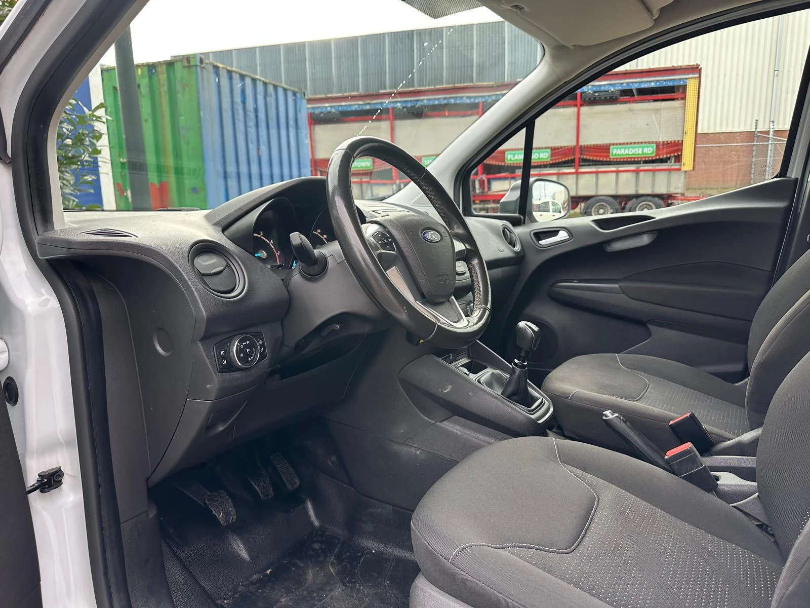 Hoofdafbeelding Ford Transit Courier