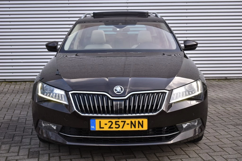 Hoofdafbeelding Škoda Superb