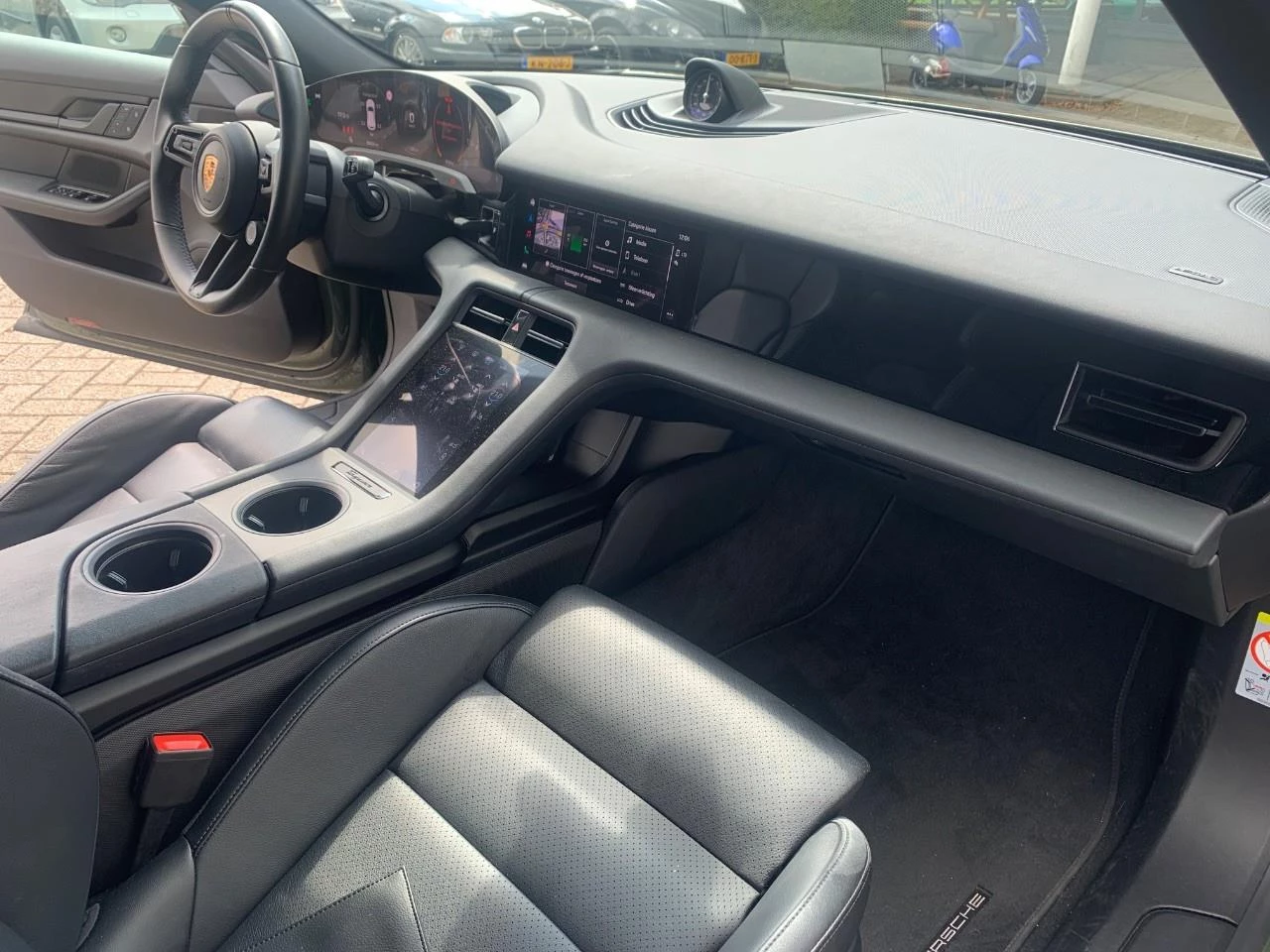 Hoofdafbeelding Porsche Taycan