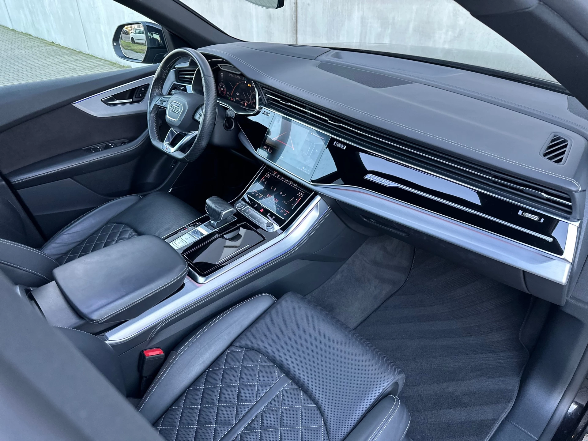 Hoofdafbeelding Audi Q8