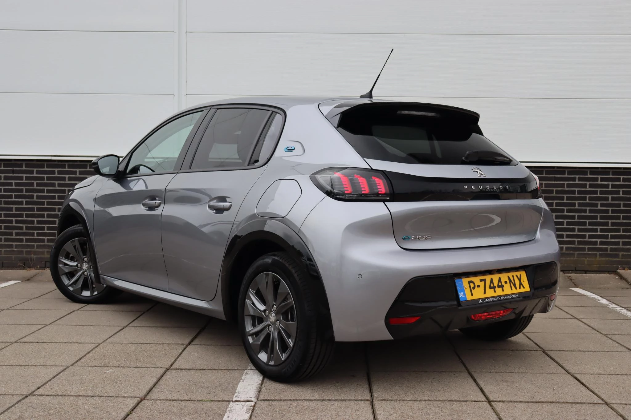 Hoofdafbeelding Peugeot e-208