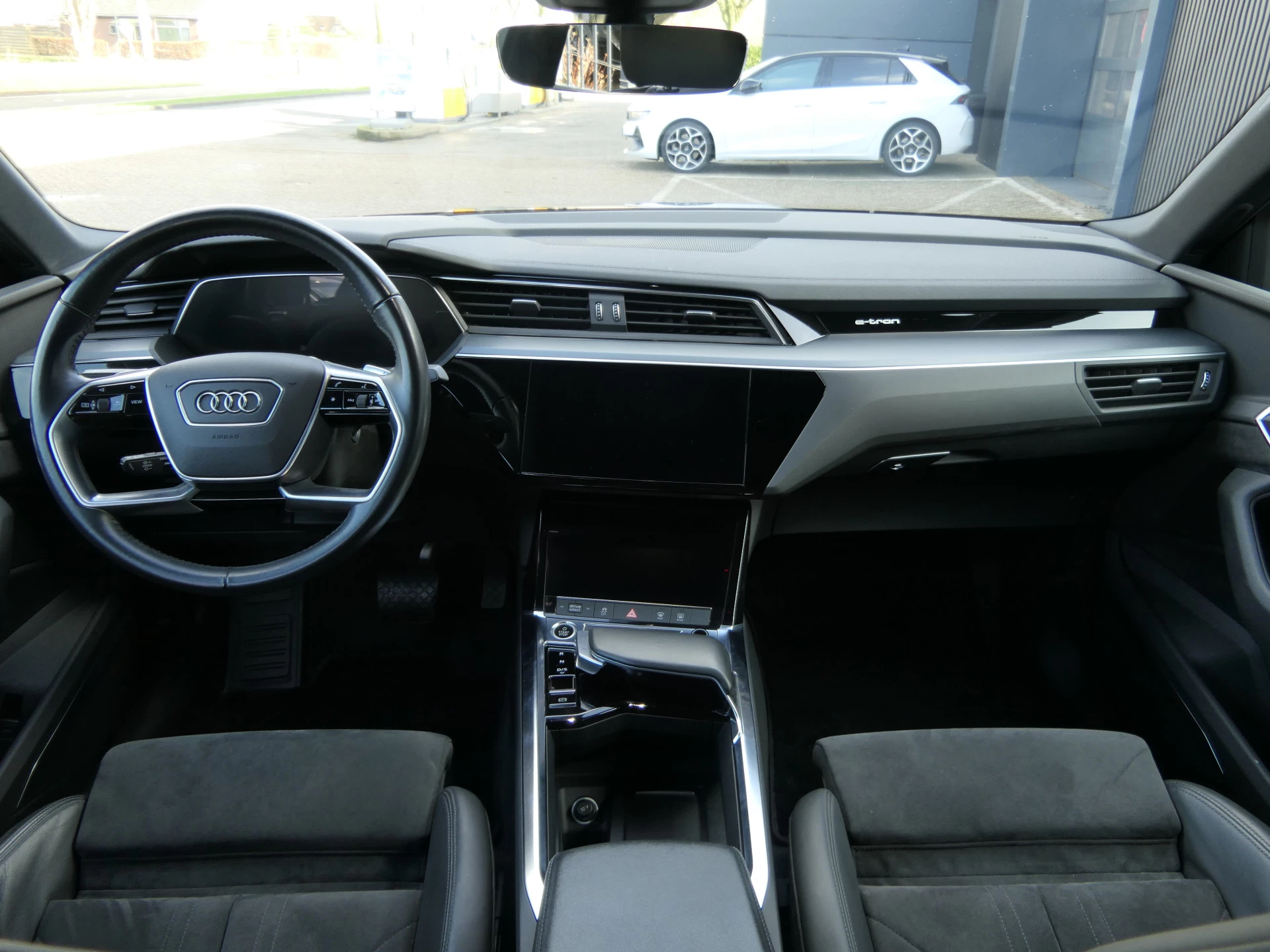 Hoofdafbeelding Audi e-tron