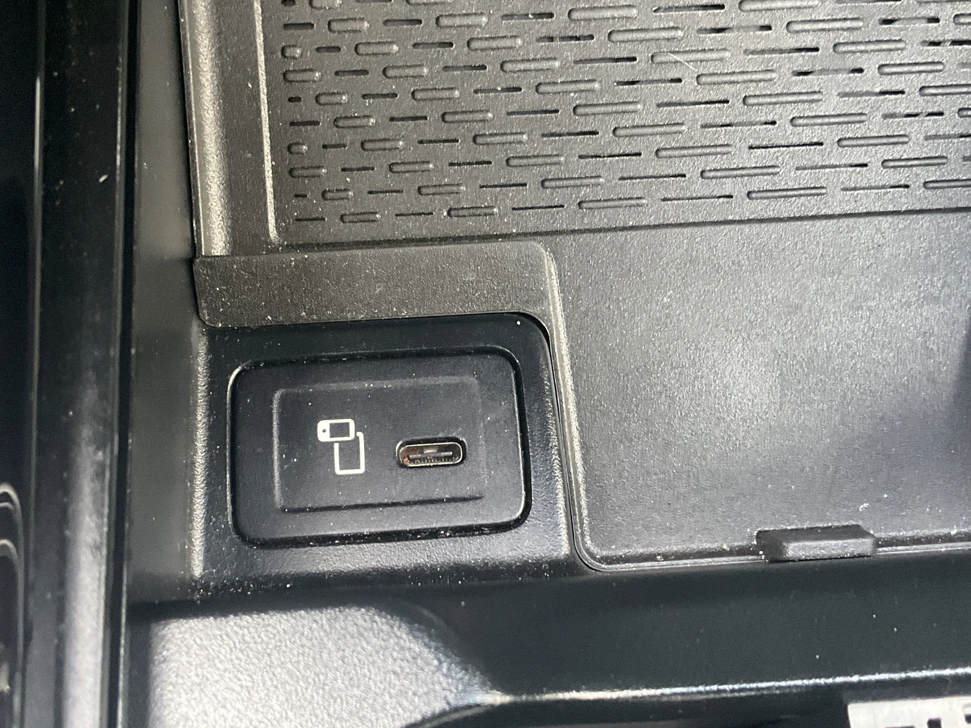 Hoofdafbeelding Mercedes-Benz EQB