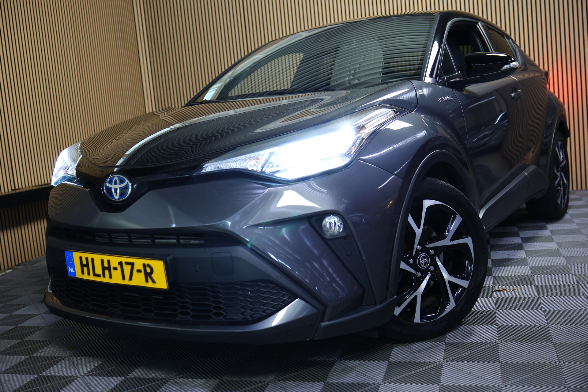 Hoofdafbeelding Toyota C-HR