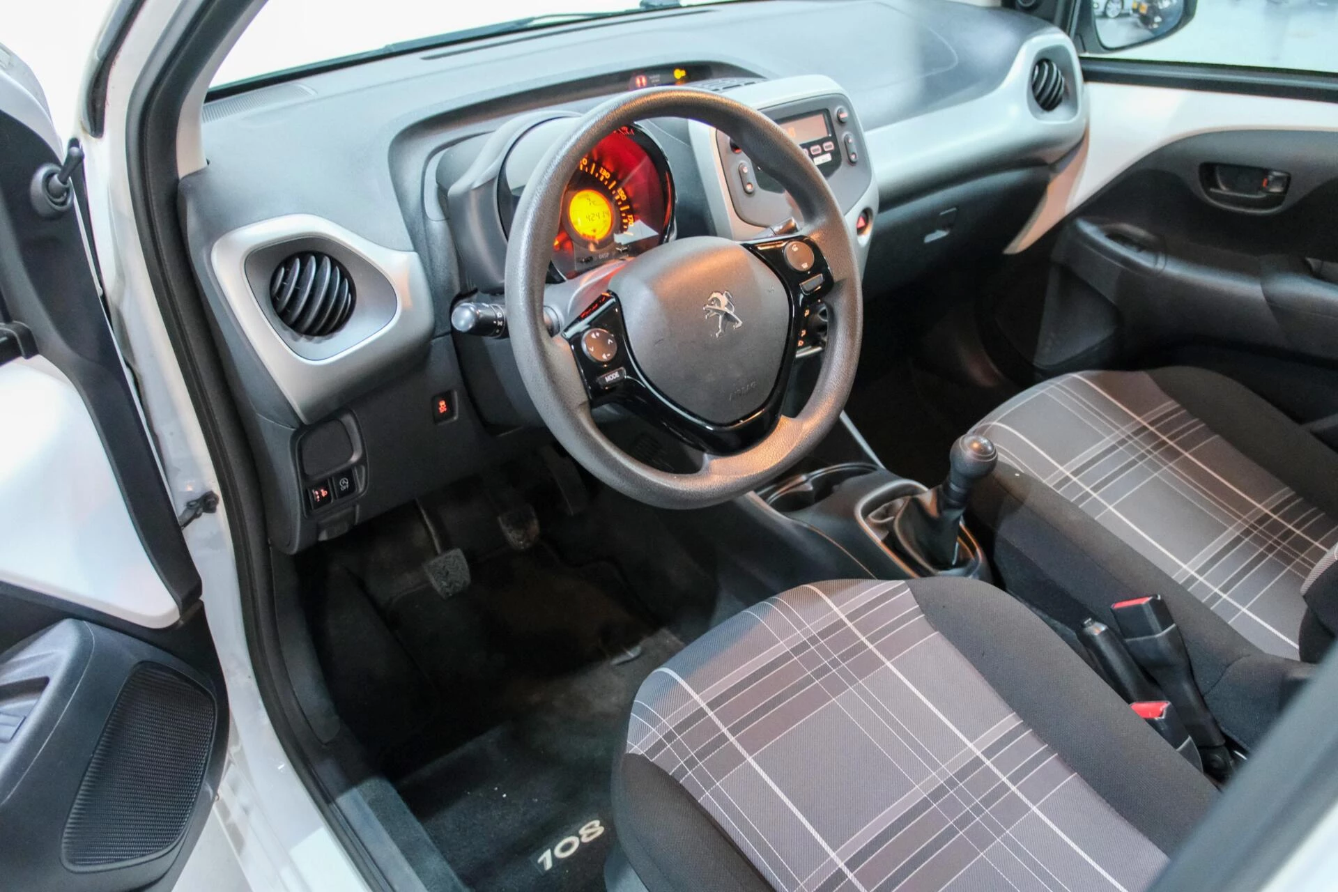 Hoofdafbeelding Peugeot 108