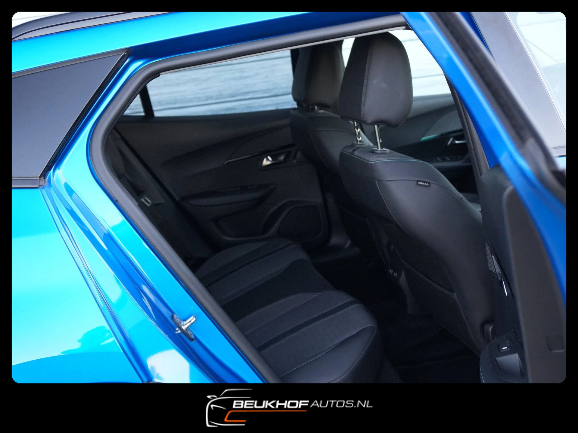 Hoofdafbeelding Peugeot e-2008