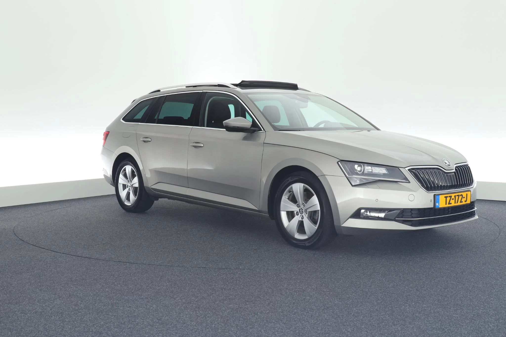 Hoofdafbeelding Škoda Superb