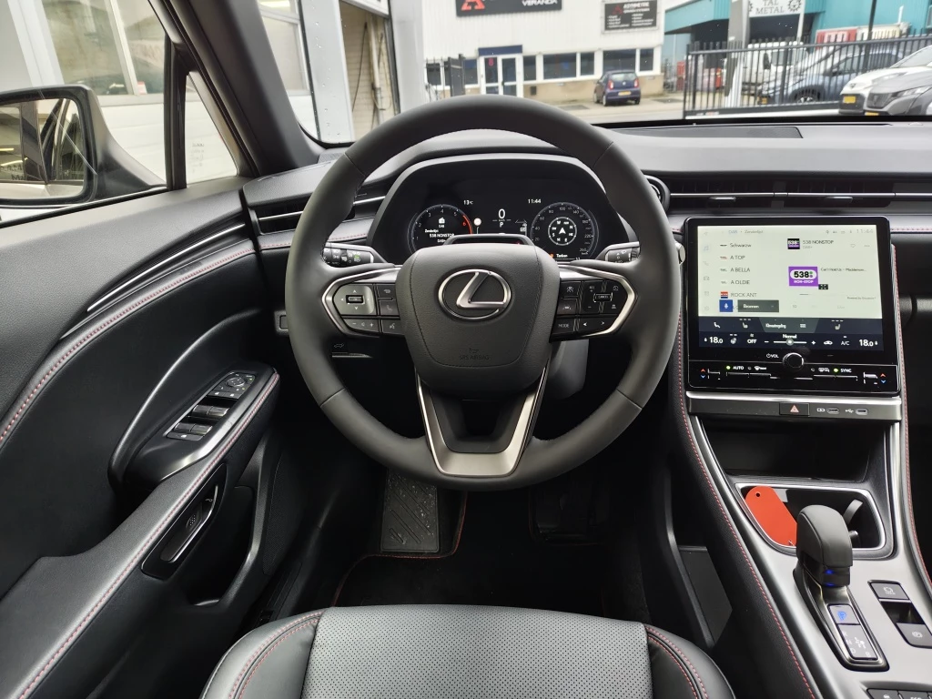 Hoofdafbeelding Lexus LBX