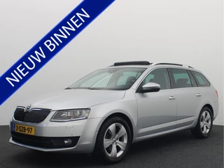 Škoda Octavia Combi 1.2 TSI Greentech Elegance Businessline AUTOMAAT / TREKHAAK / RS-STOELEN /  XENON / PANORAMADAK / CANTON / KEYLESS / STOELVERW / GR NAVI / NL-AUTO