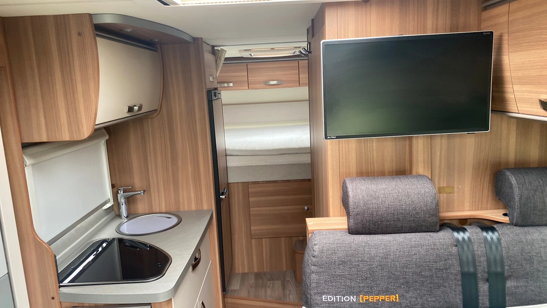 Hoofdafbeelding Weinsberg R57