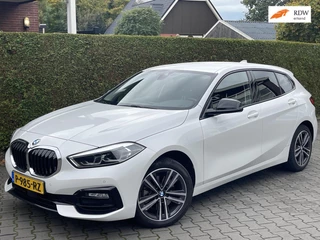Hoofdafbeelding BMW 1 Serie BMW 1-serie 118i Automaat Sport Edition | SPORTSTOELEN |  NAVIGATIE | PARKEERSENSOREN |