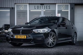 BMW 5-serie 520i M-Sport Schuifdak Leder H&K Stoelventilatie I Memory I Camera I Dealer-onderhouden I 2e-eigenaar I NAP