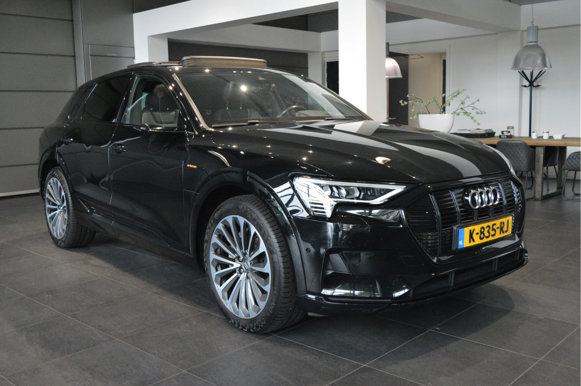 Hoofdafbeelding Audi e-tron