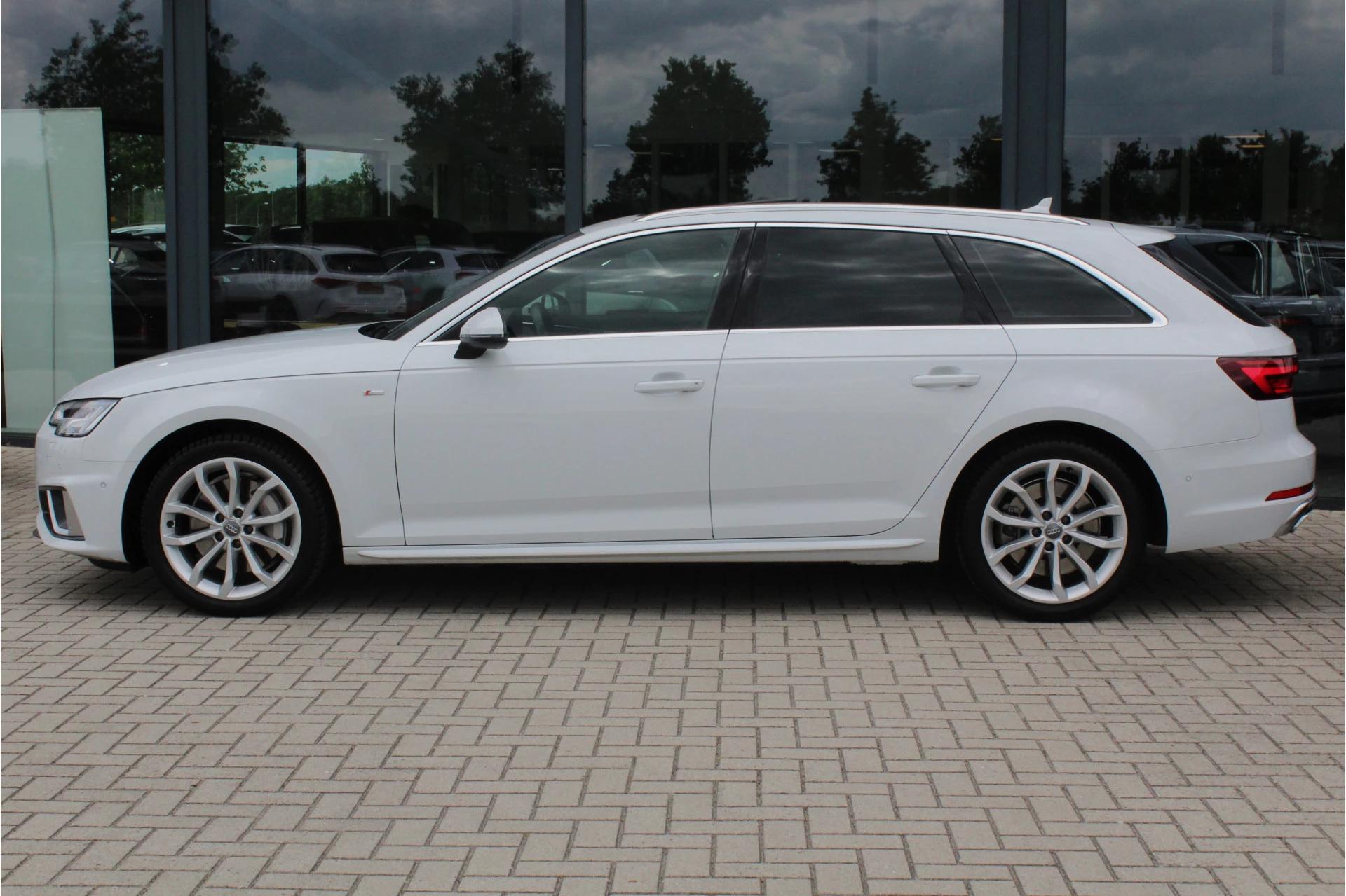 Hoofdafbeelding Audi A4