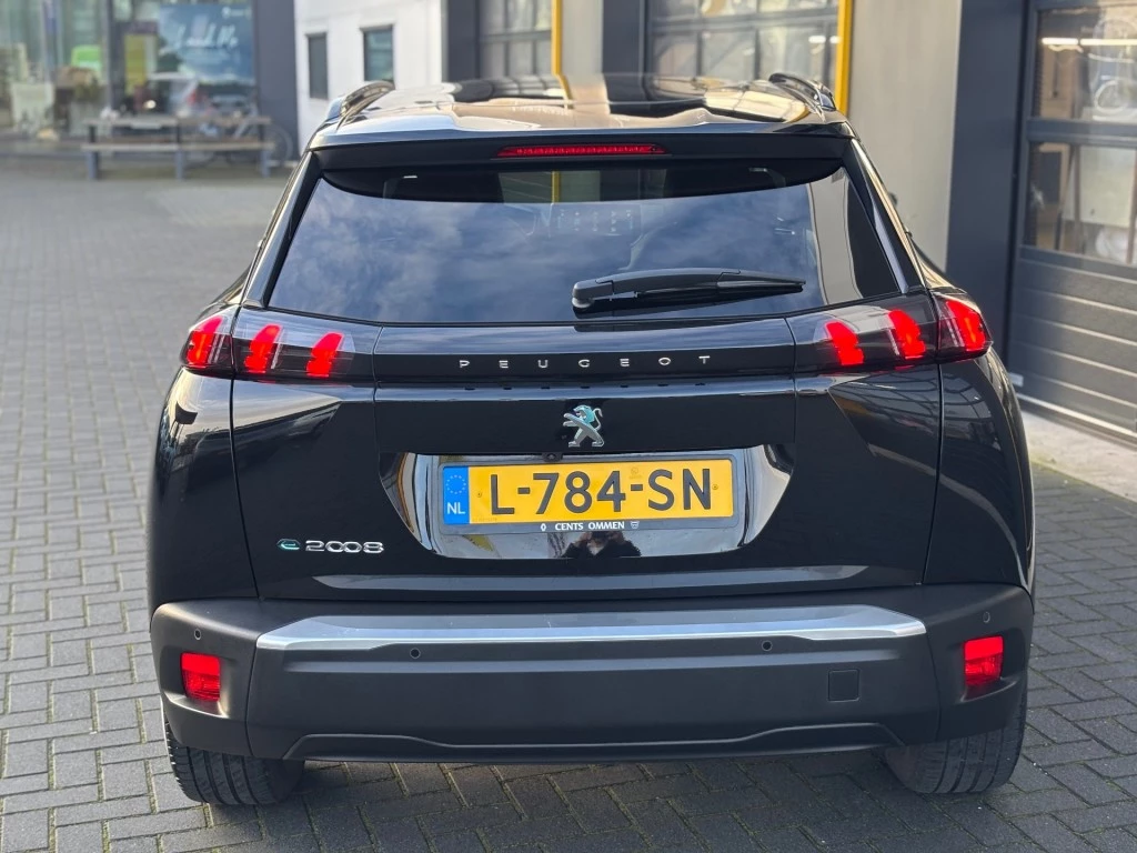 Hoofdafbeelding Peugeot e-2008