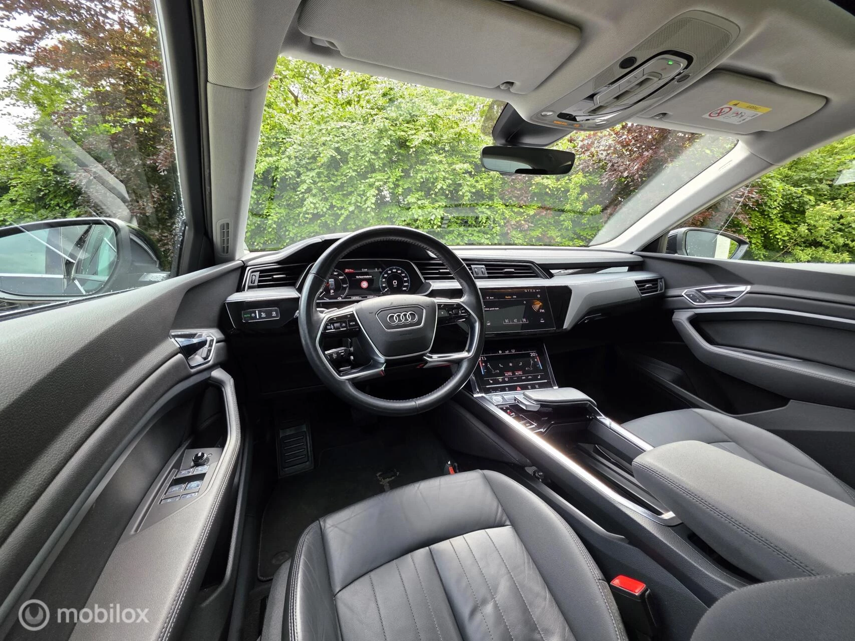 Hoofdafbeelding Audi e-tron