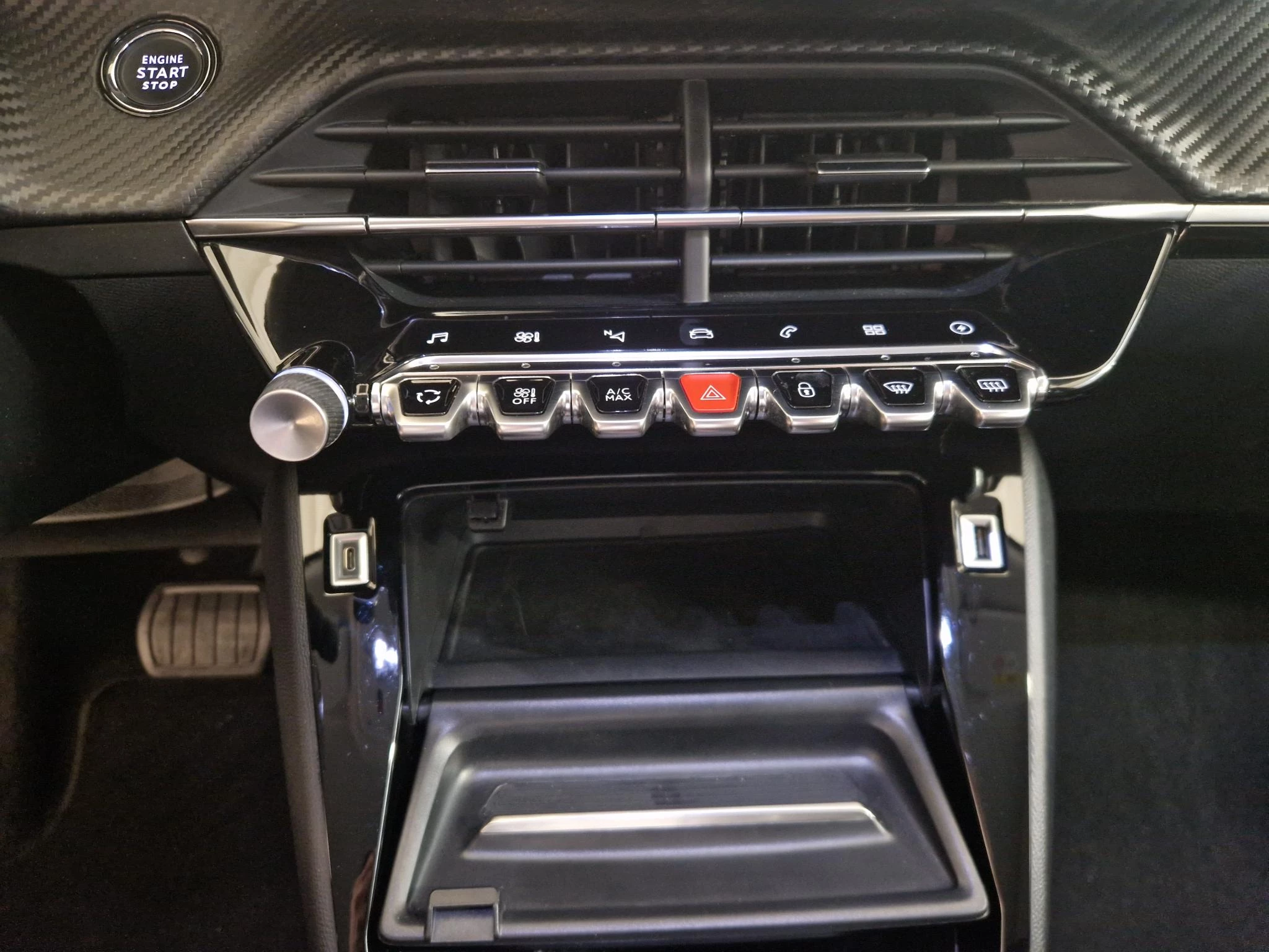 Hoofdafbeelding Peugeot e-2008