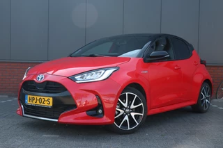 Toyota Yaris 1.5 Hybrid Launch Edition panorama | head-up | JBL | side assist |