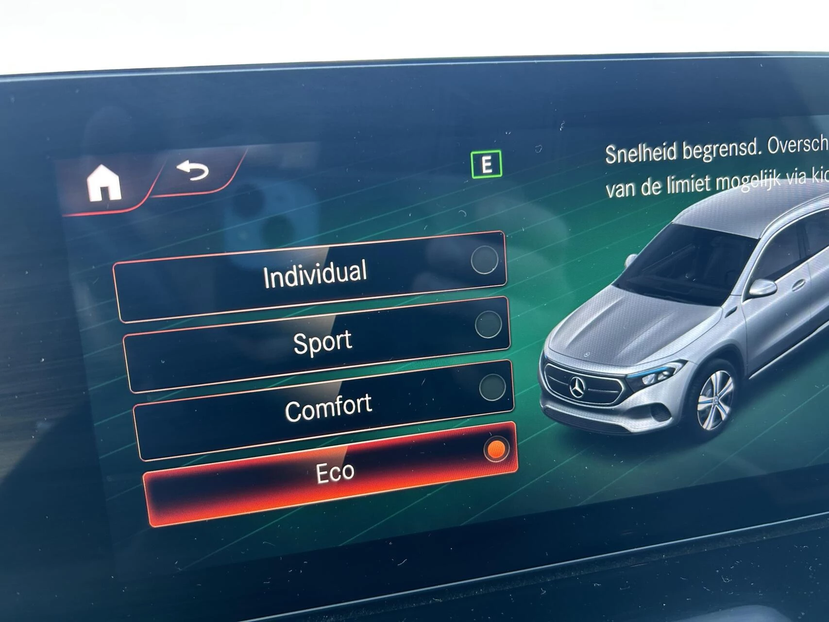 Hoofdafbeelding Mercedes-Benz EQA