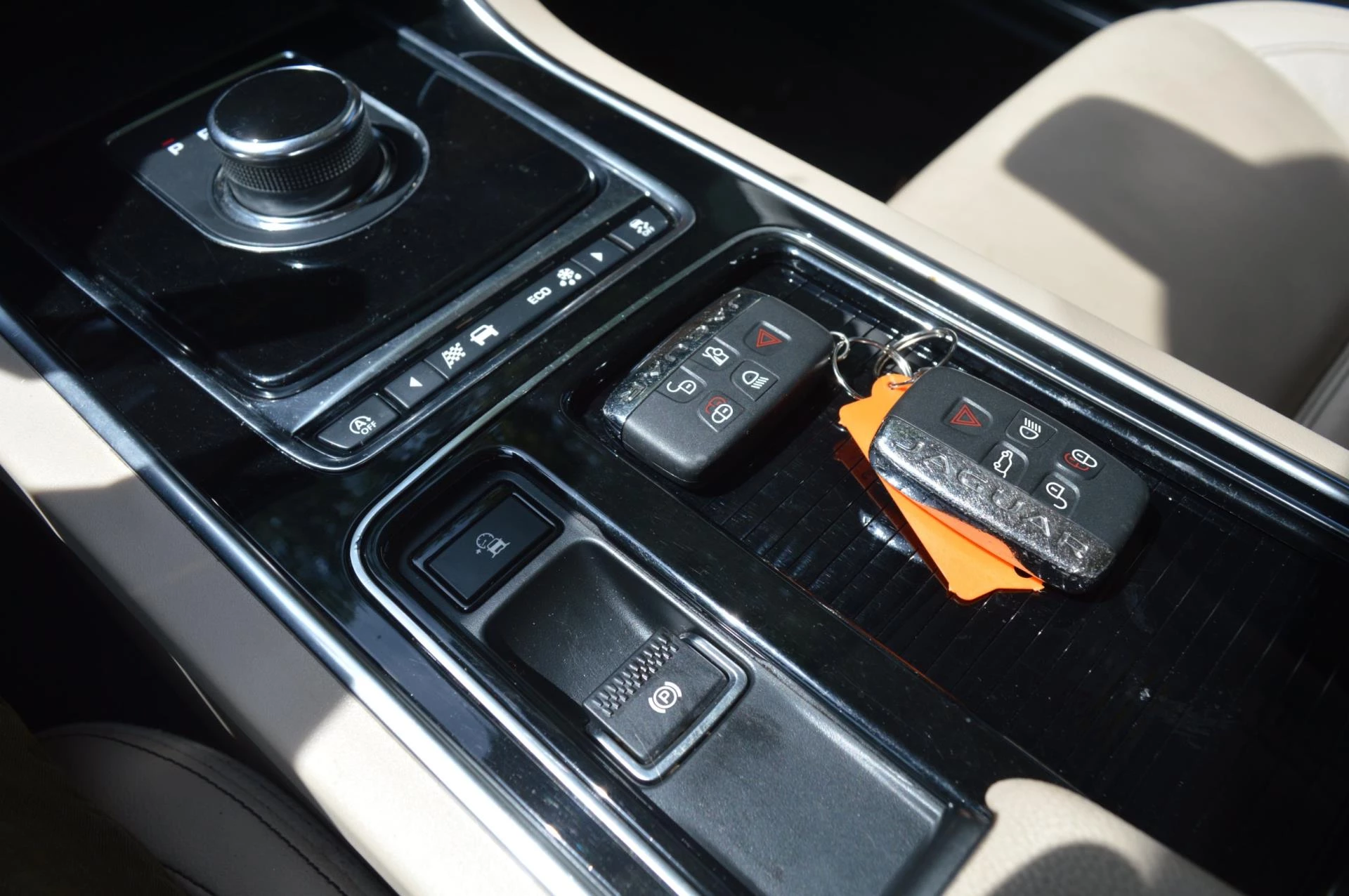 Hoofdafbeelding Jaguar XE