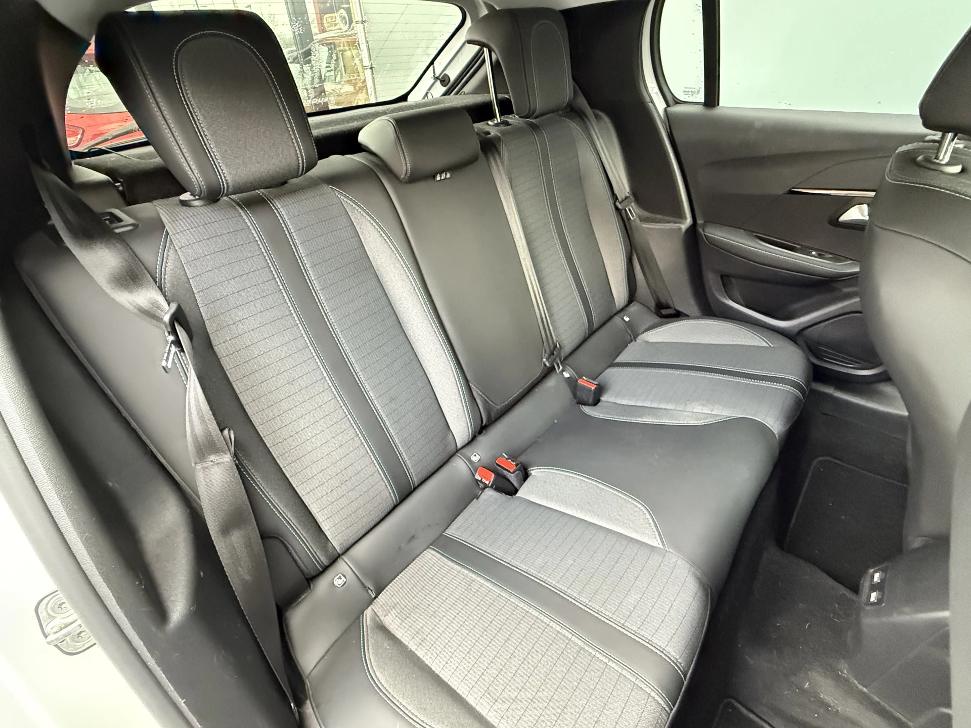 Hoofdafbeelding Peugeot e-208