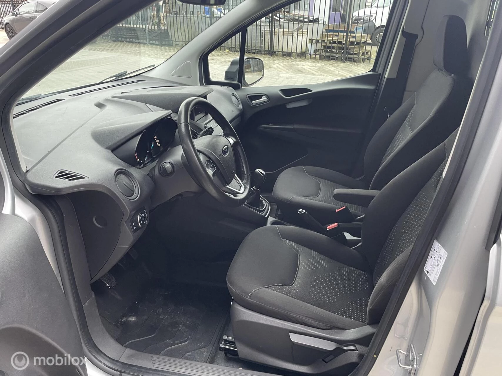 Hoofdafbeelding Ford Transit Courier