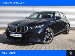 BMW 5 Serie 520i M Sport Automaat / Panoramadak / Adaptieve LED / Parking Assistant / M Sportonderstel / Stoelverwarming