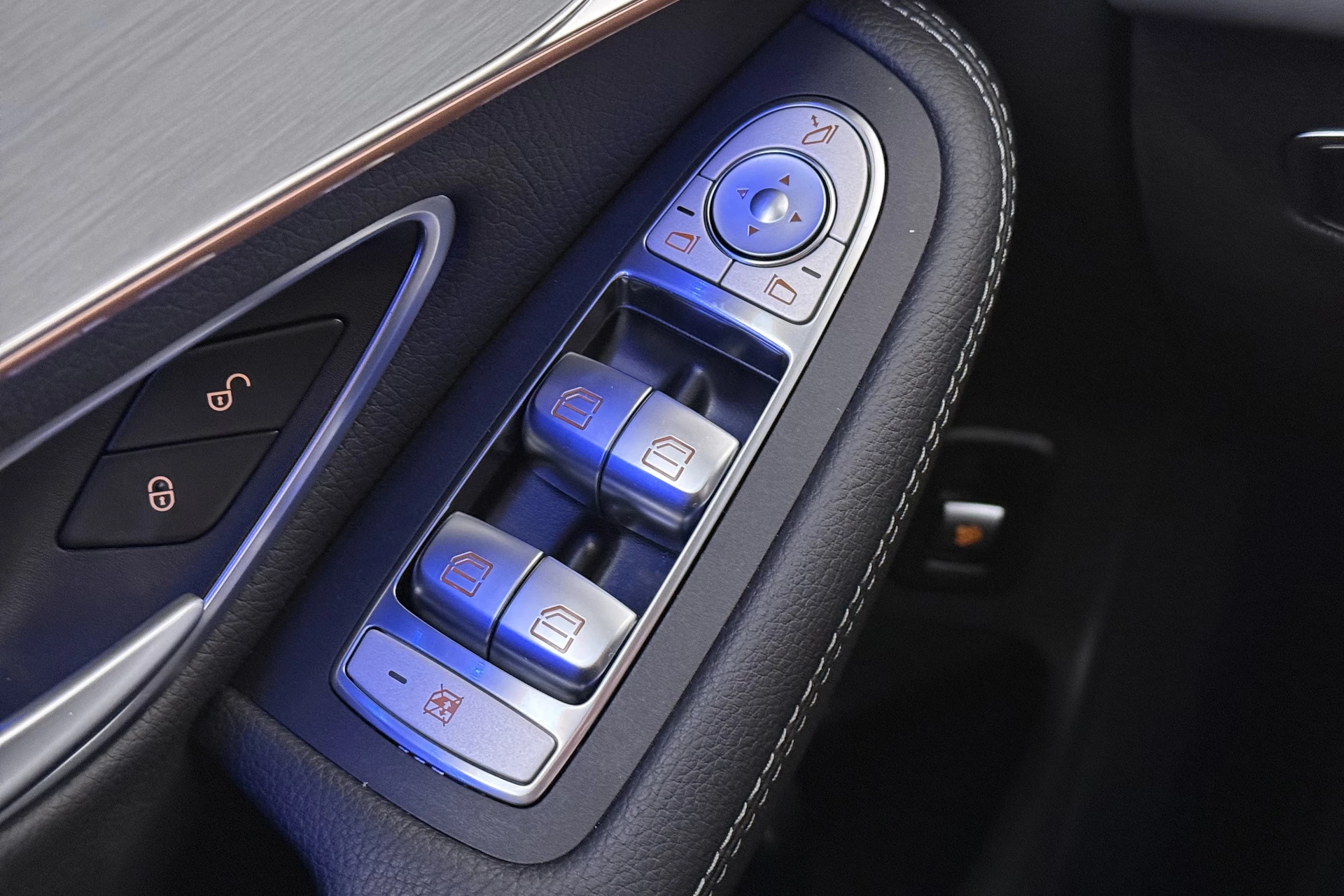 Hoofdafbeelding Mercedes-Benz EQC