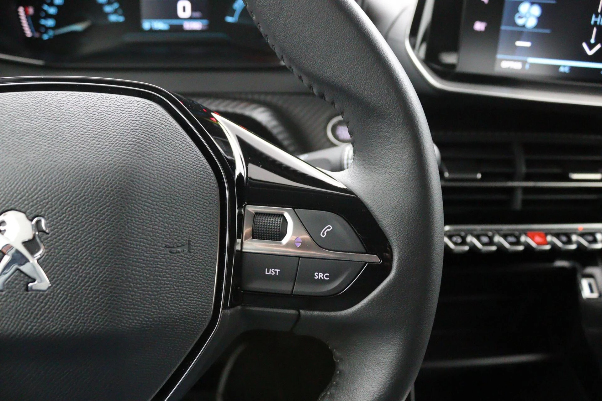 Hoofdafbeelding Peugeot e-2008