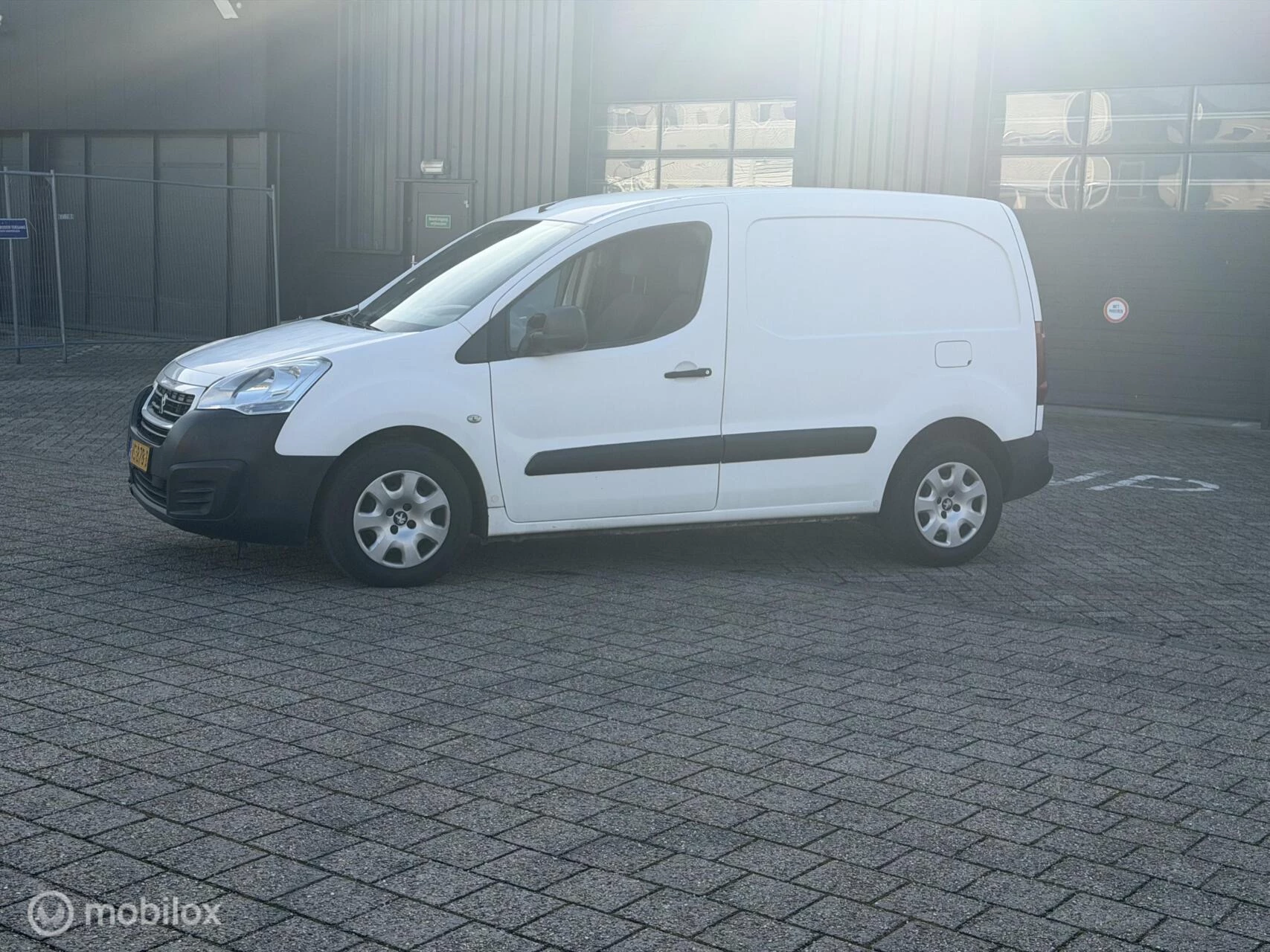 Hoofdafbeelding Peugeot Partner