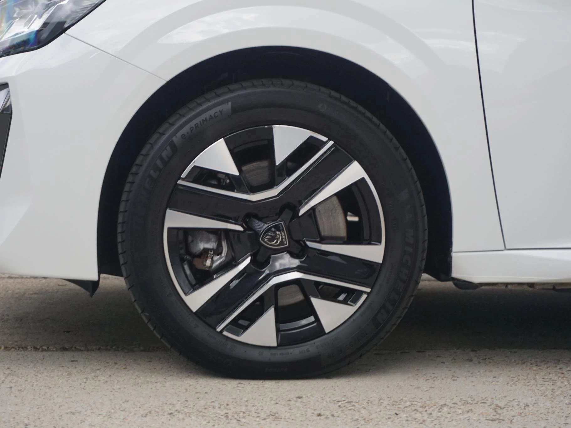 Hoofdafbeelding Peugeot e-208