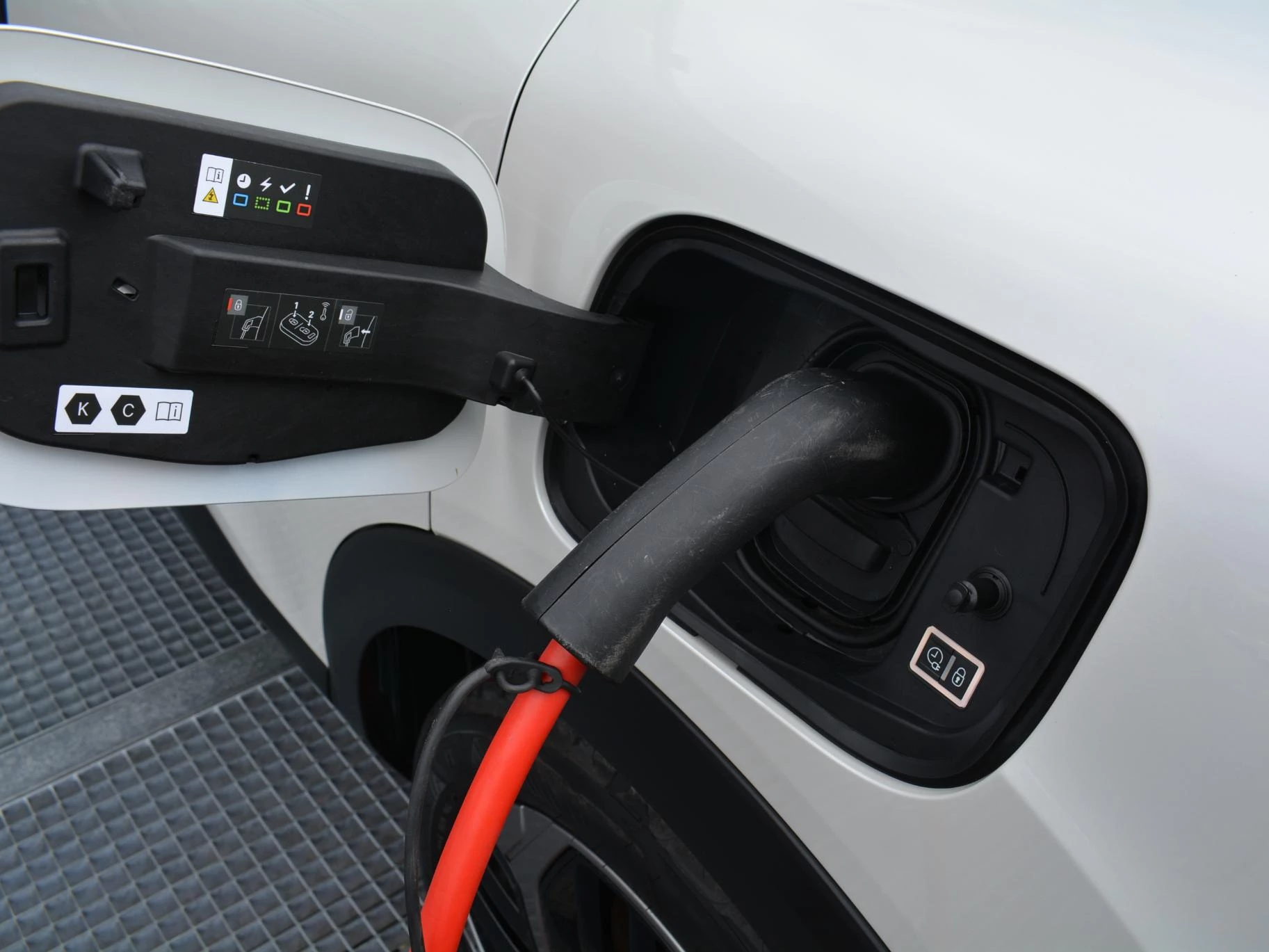 Hoofdafbeelding Citroën ë-C4 X