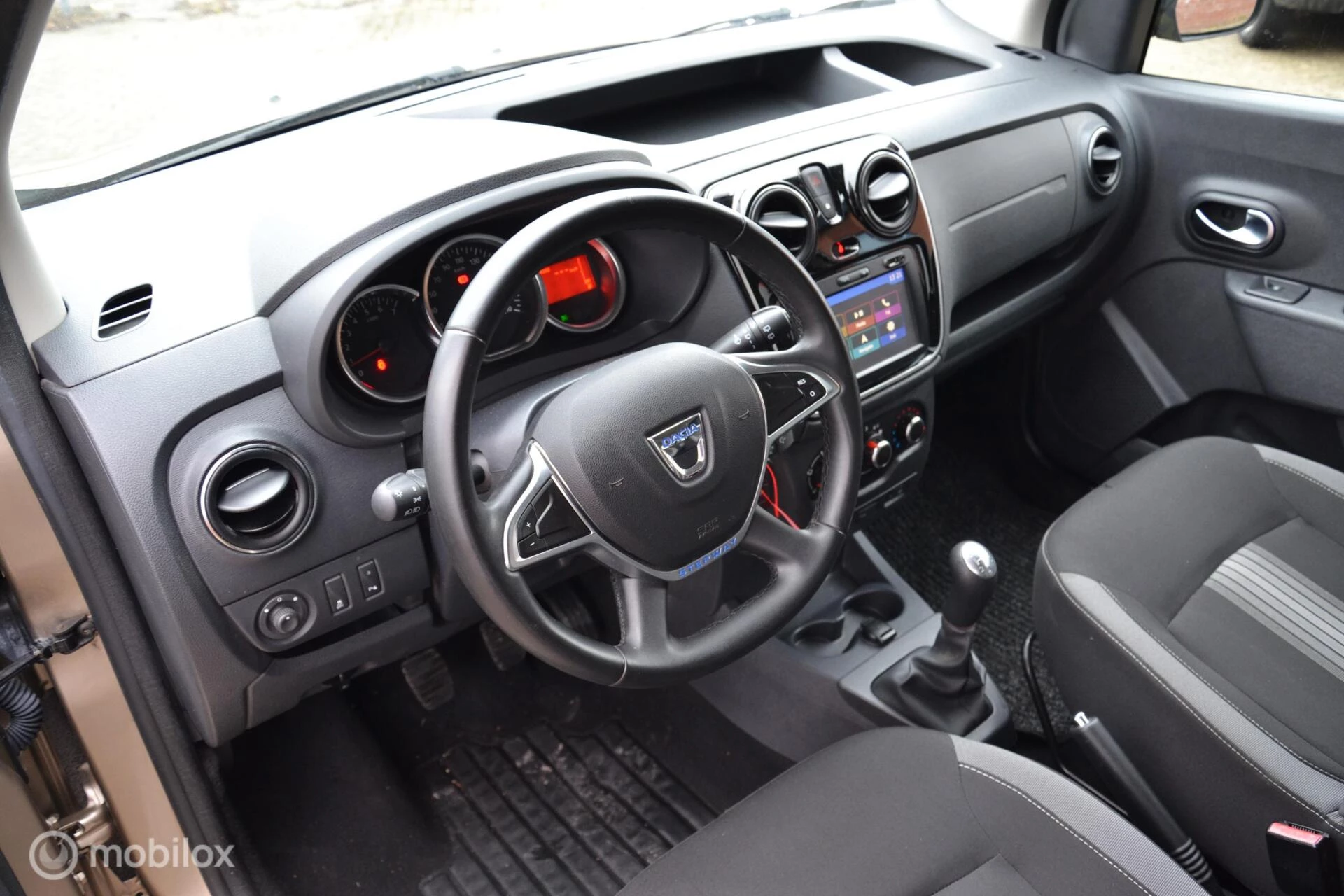 Hoofdafbeelding Dacia Dokker