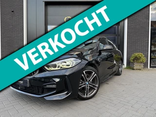 BMW 1-serie 118i High Executive, M Sport, Elektrisch verstelbare zetels, Stoelverwarming, Parkeercamera, PDV v/a, Virtual Cockpit