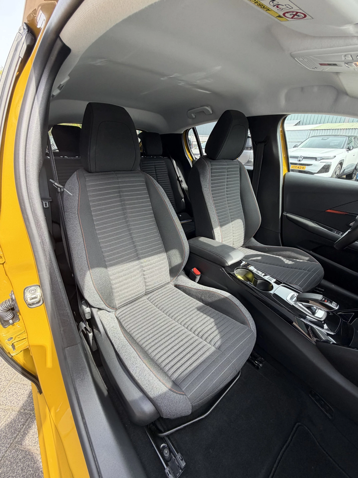 Hoofdafbeelding Peugeot e-208