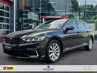 Hoofdafbeelding Volkswagen Passat Volkswagen Passat Variant 1.4 TSI DSG GTE CAMERA/NAVI/CARPLAY/ACC/STOELVERW