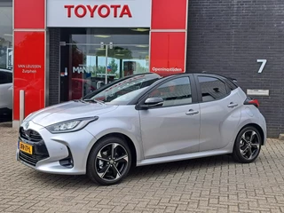 Toyota Yaris 1.5 Hybrid 130 Executive PLUS PAKKET PANORAMADAK HEAD UP BLIND SPOT STUUR EN STOELVERWARMING