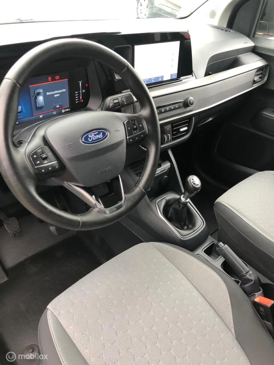 Hoofdafbeelding Ford Transit Courier