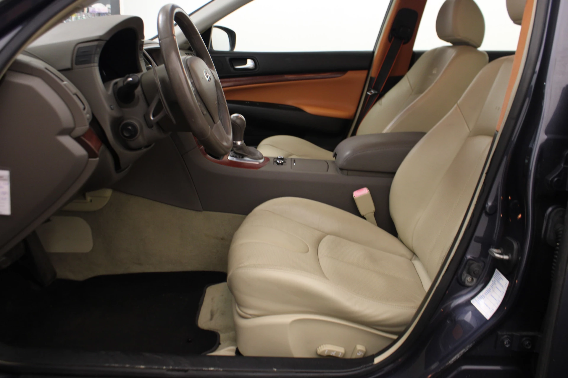 Hoofdafbeelding Infiniti G37