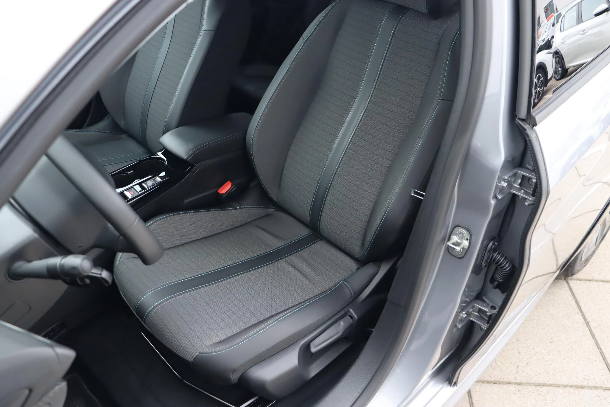 Hoofdafbeelding Peugeot e-208