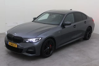 BMW 3 Serie 318i M-Sport Automaat NAP/Schuifdak/19inch/Cam/Sfeerverl