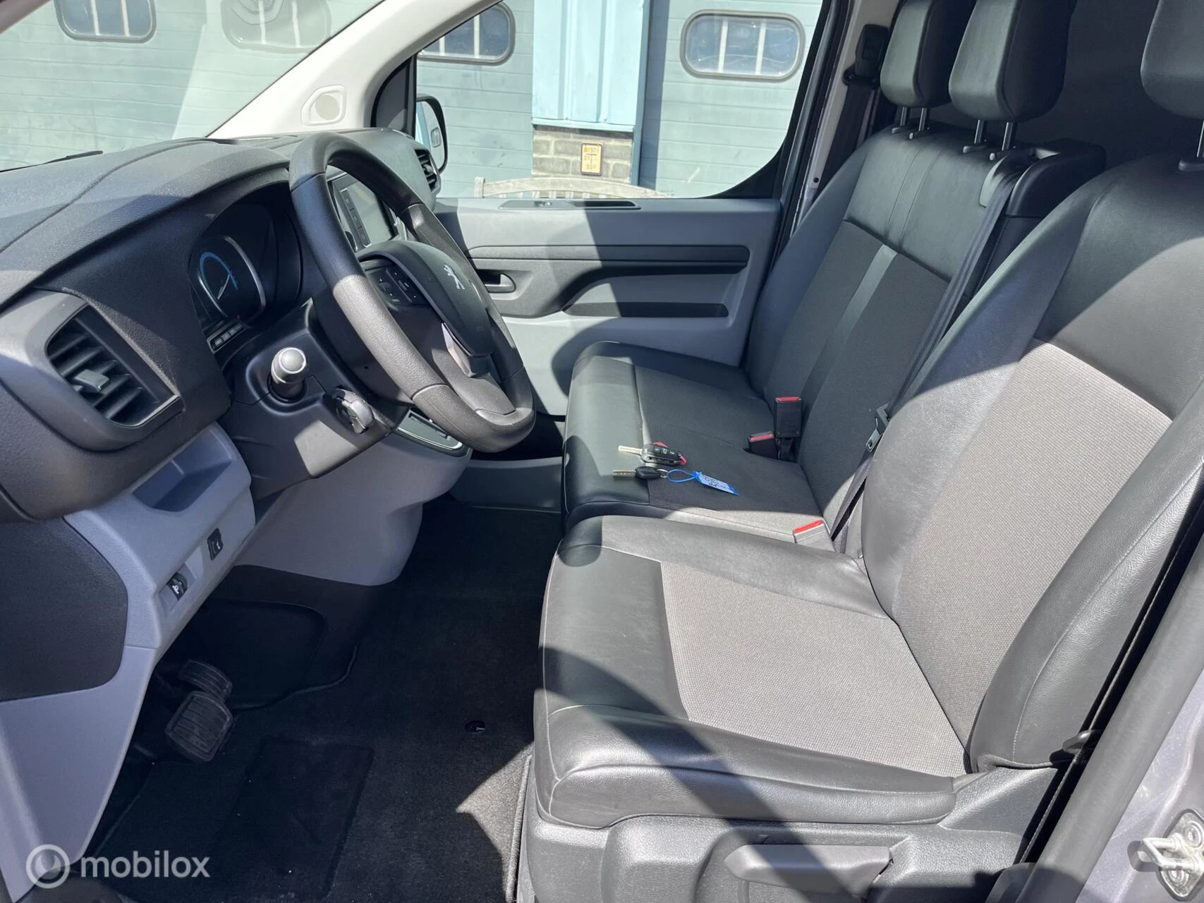 Hoofdafbeelding Peugeot e-Expert