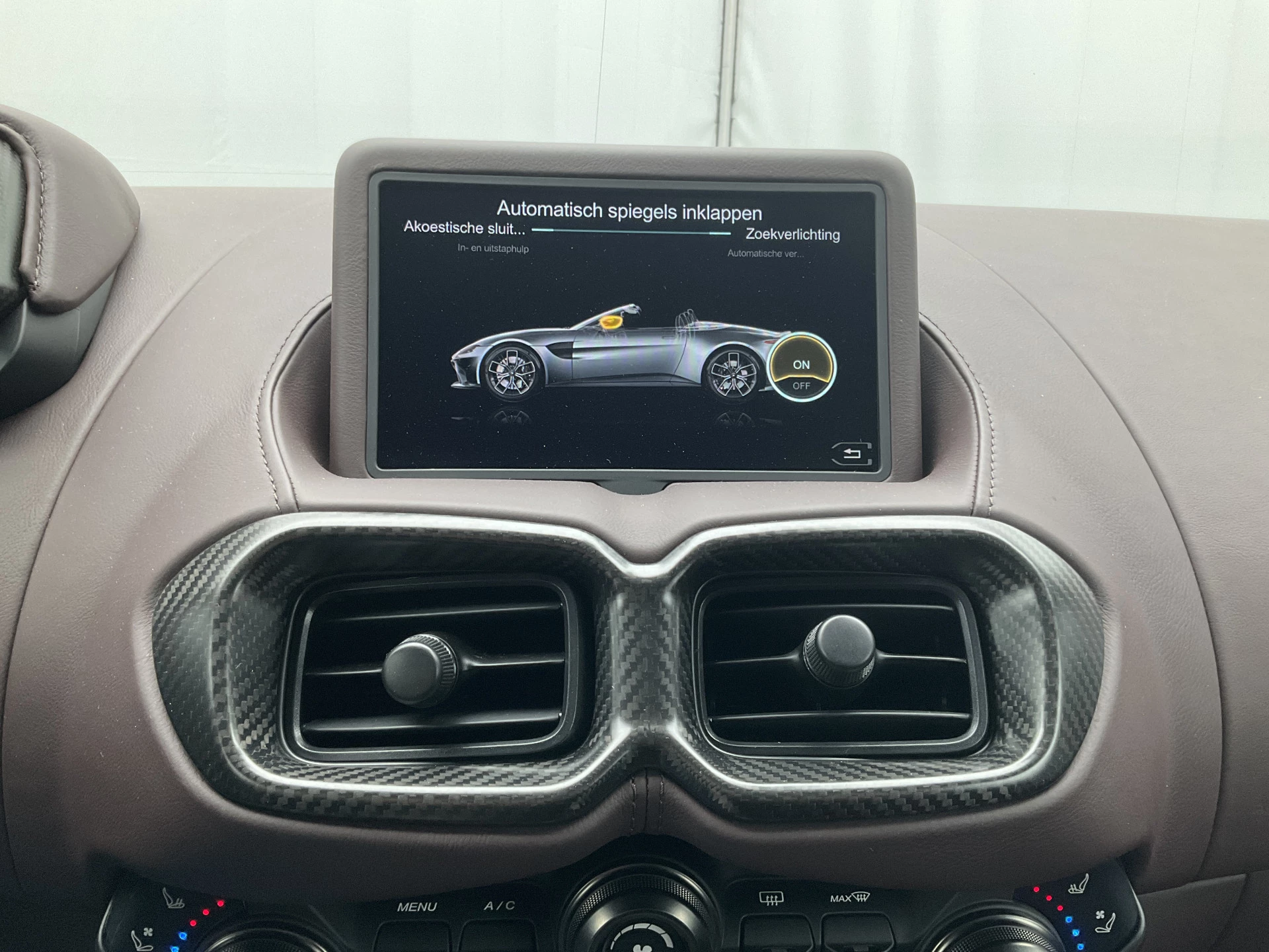 Hoofdafbeelding Aston Martin V8 Vantage