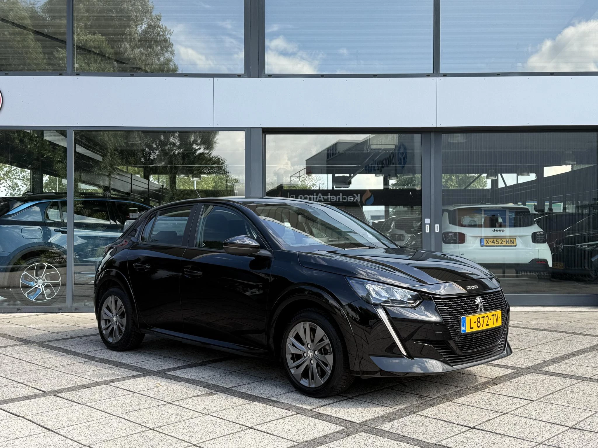 Hoofdafbeelding Peugeot e-208
