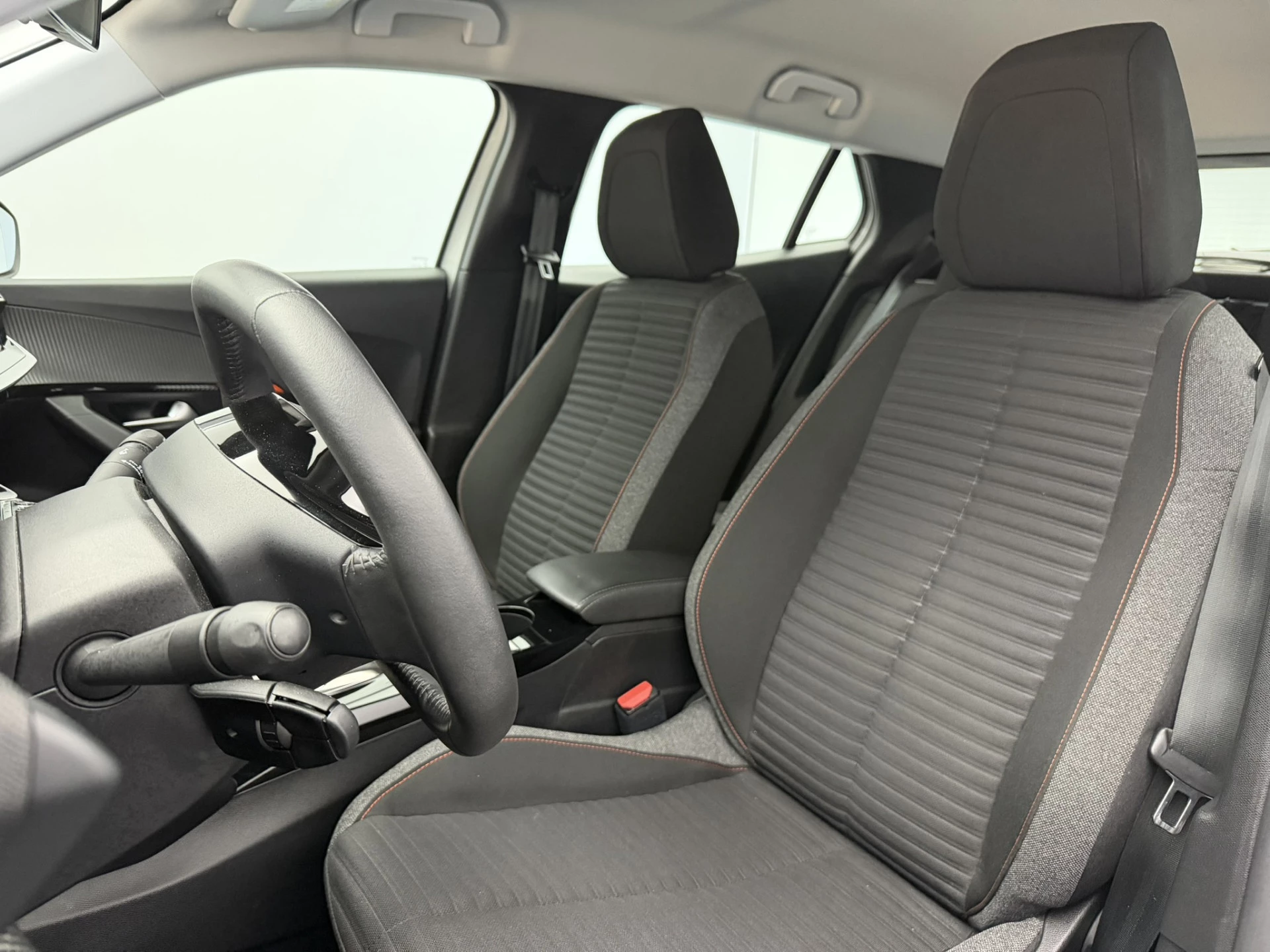 Hoofdafbeelding Peugeot e-2008