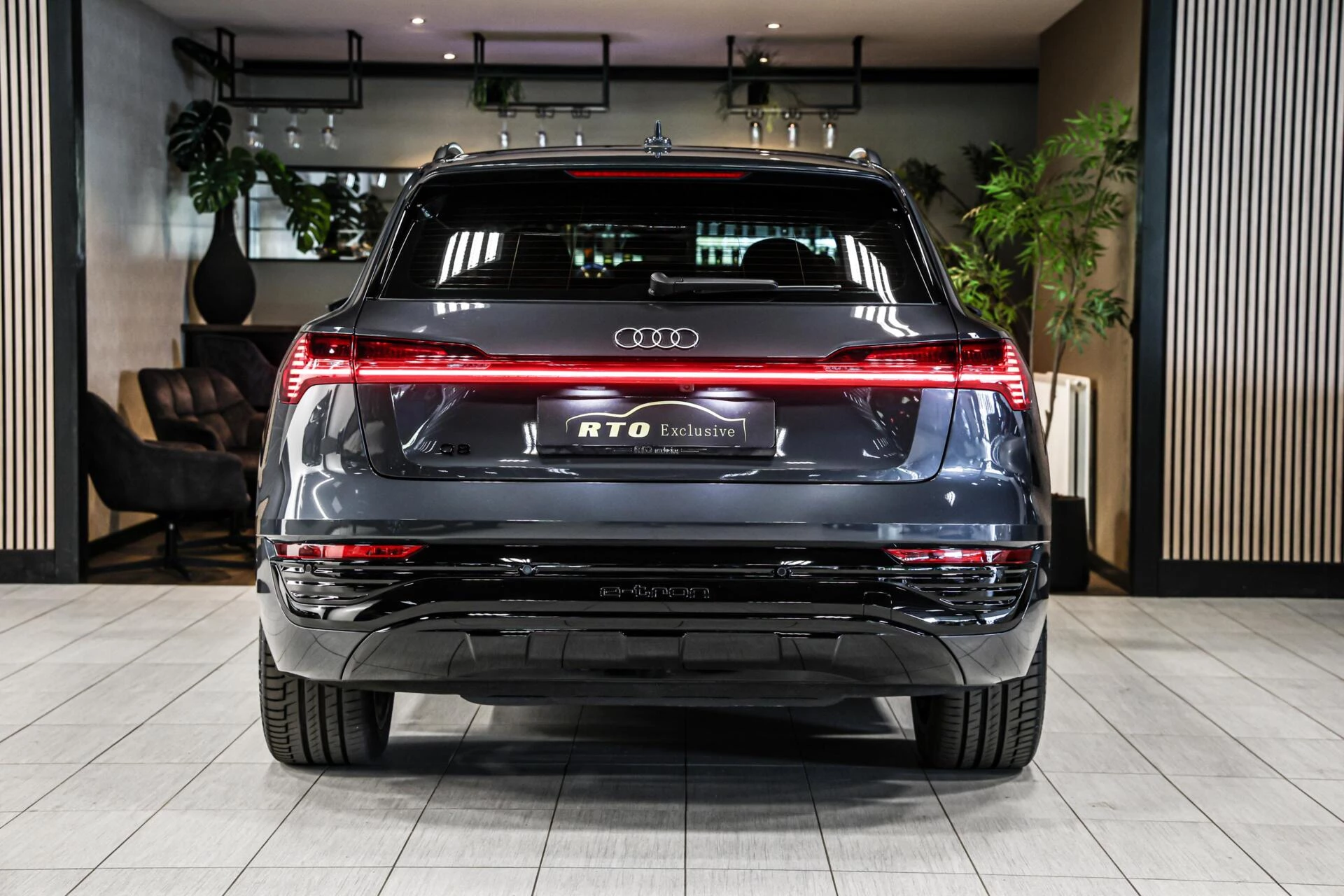 Hoofdafbeelding Audi Q8 e-tron